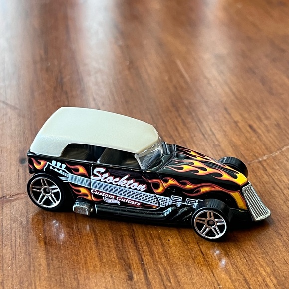 Hot Wheels Phaeton 1999 Stockton Custom Guitars Showroom toy car Mattel - Picture 2 of 7
